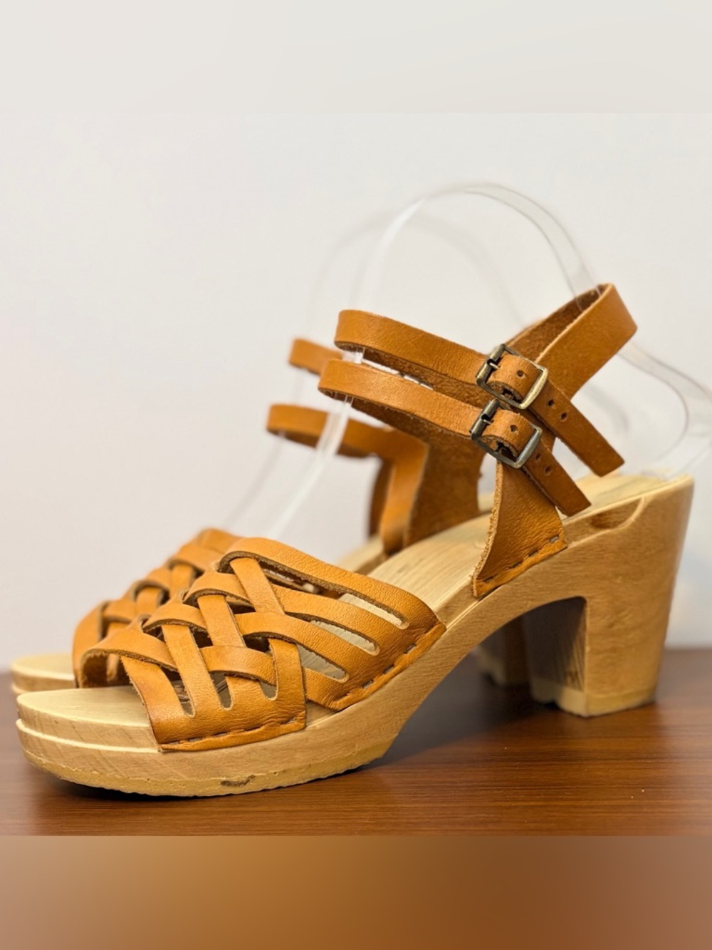 Sven Scandinavian Woven Leather Sandals Wood Heel Size 8